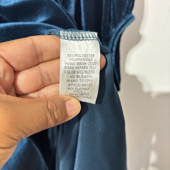 Umgee Velvet Tiered Swing Dress Blue Oversized/Button Front/Collared  Small NWT - Picture 6 of 7